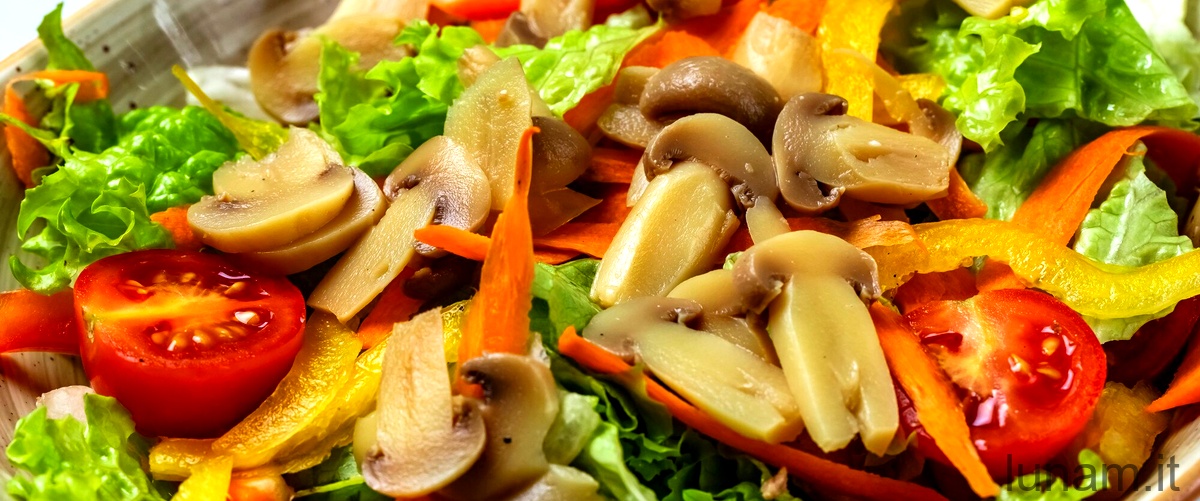 La frase corretta in italiano sarebbe: Quali vitamine contiene la lattuga?